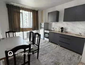 3-комнатная квартира, этаж 6 из 10, 100 м², На длительный срок