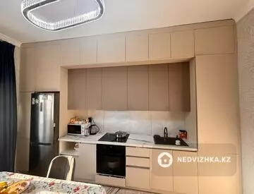3-комнатная квартира, этаж 9 из 9, 90 м²