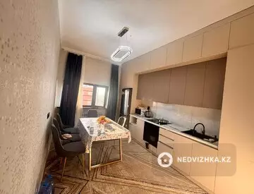3-комнатная квартира, этаж 9 из 9, 90 м²