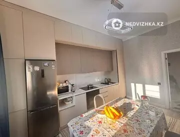 3-комнатная квартира, этаж 9 из 9, 90 м²