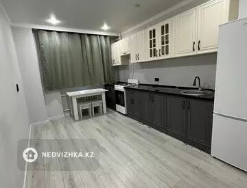 2-комнатная квартира, этаж 1 из 9, 69 м², На длительный срок