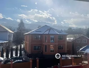 9-комнатный дом, 8 соток, 350 м²