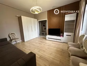 1-комнатная квартира, этаж 4 из 10, 40 м²