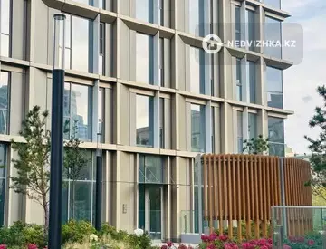 4-комнатная квартира, этаж 9 из 20, 109 м²