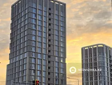 4-комнатная квартира, этаж 9 из 20, 109 м²