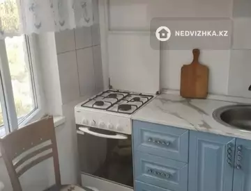 3-комнатная квартира, этаж 4 из 5, 61 м², На длительный срок