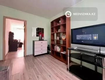 3-комнатная квартира, этаж 4 из 5, 61 м², На длительный срок