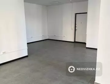 3-комнатная квартира, этаж 1 из 19, 77 м²
