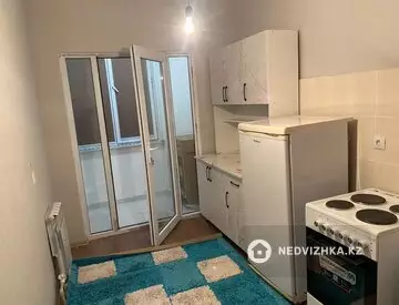 1-комнатная квартира, этаж 2 из 12, 32 м², На длительный срок