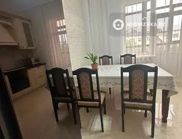 2-комнатная квартира, этаж 5 из 12, 75 м², На длительный срок