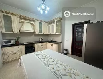 2-комнатная квартира, этаж 5 из 12, 75 м², На длительный срок
