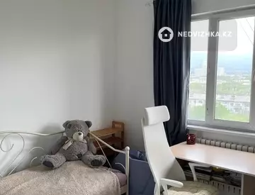 3-комнатная квартира, этаж 9 из 10, 82 м²