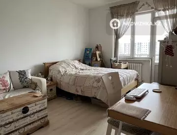 3-комнатная квартира, этаж 9 из 10, 82 м²