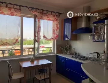 3-комнатная квартира, этаж 9 из 10, 82 м²