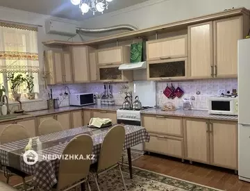 5-комнатный дом, 10 соток, 221 м²
