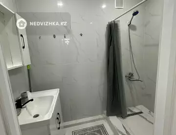 2-комнатная квартира, этаж 1 из 9, 69 м², На длительный срок