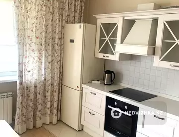 3-комнатная квартира, этаж 8 из 10, 108 м²