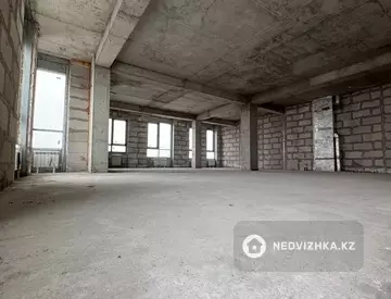 4-комнатная квартира, этаж 12 из 12, 114 м²