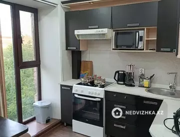 1-комнатная квартира, этаж 4 из 5, 36 м², На длительный срок