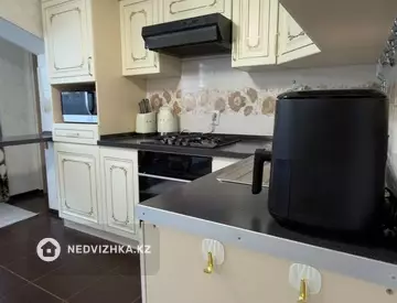 3-комнатная квартира, этаж 2 из 9, 100 м²