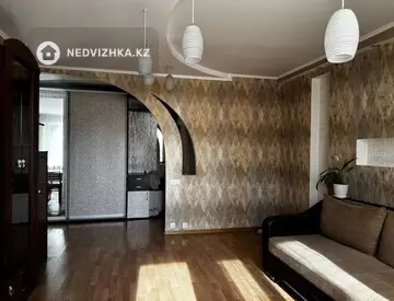 3-комнатная квартира, этаж 2 из 10, 62 м²