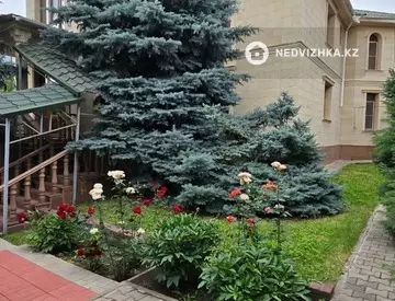 6-комнатный дом, 10 соток, 600 м², На длительный срок