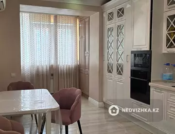 3-комнатная квартира, этаж 1 из 9, 131 м²
