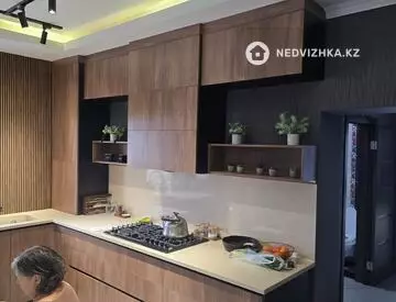 6-комнатный дом, 6 соток, 190 м²