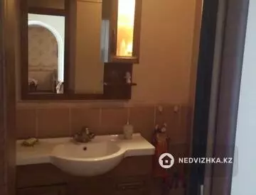 9-комнатный дом, 6 соток, 345 м²