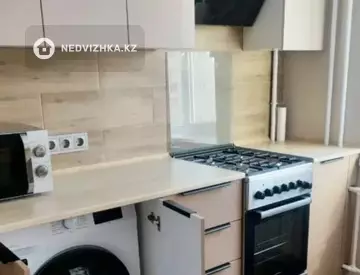 1-комнатная квартира, этаж 3 из 5, 52 м², На длительный срок