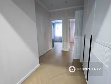 3-комнатная квартира, этаж 1 из 9, 84 м²