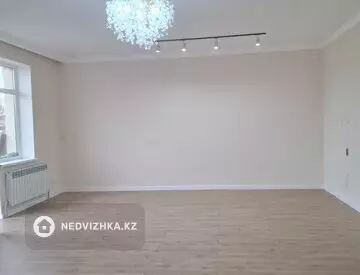 3-комнатная квартира, этаж 3 из 3, 127 м²