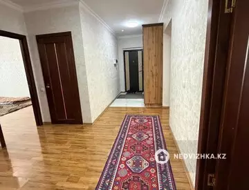 3-комнатная квартира, этаж 13 из 16, 110 м²