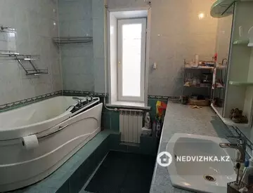 4-комнатная квартира, этаж 2 из 5, 77 м²