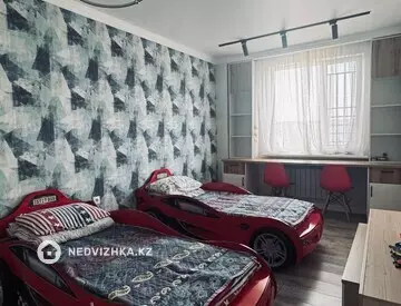 4-комнатная квартира, этаж 5 из 7, 140 м²