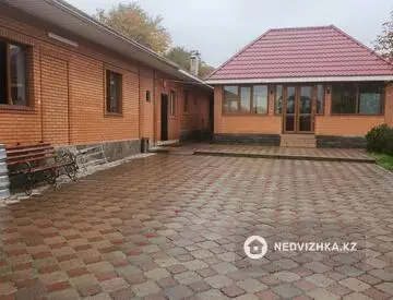 6-комнатный дом, 12 соток, 290 м²