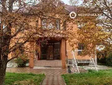 6-комнатный дом, 12 соток, 290 м²