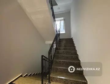 2-комнатная квартира, этаж 1 из 8, 67 м²