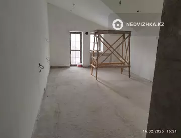 5-комнатный таунхаус, 3 соток, 360 м²