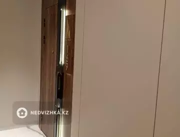 2-комнатная квартира, этаж 3 из 21, 76 м²