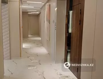2-комнатная квартира, этаж 3 из 21, 76 м²