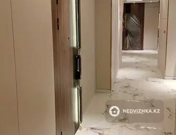 2-комнатная квартира, этаж 3 из 21, 76 м²