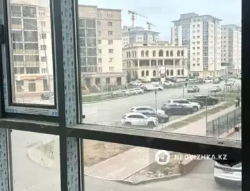 4-комнатная квартира, этаж 2 из 10, 120 м²