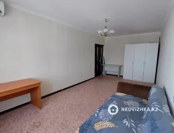 1-комнатная квартира, этаж 4 из 5, 36 м²