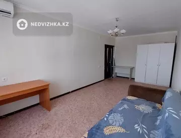 1-комнатная квартира, этаж 4 из 5, 36 м²