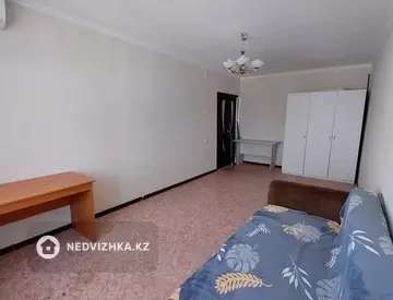 1-комнатная квартира, этаж 4 из 5, 36 м²