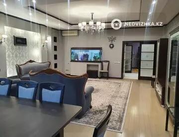 4-комнатная квартира, этаж 6 из 9, 240 м²