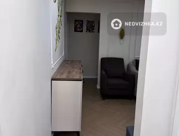 3-комнатная квартира, этаж 4 из 4, 59 м²