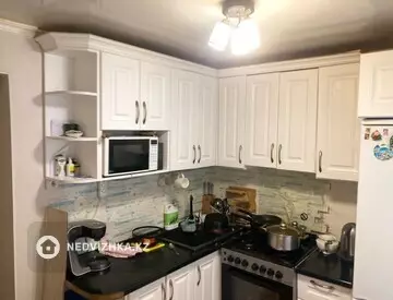 4-комнатная квартира, этаж 5 из 5, 64 м²