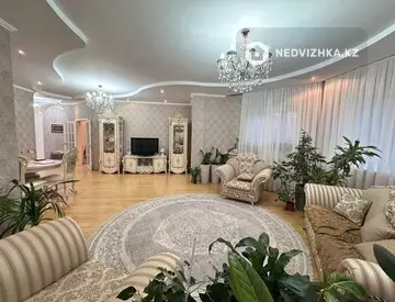 3-комнатная квартира, этаж 2 из 5, 138 м²